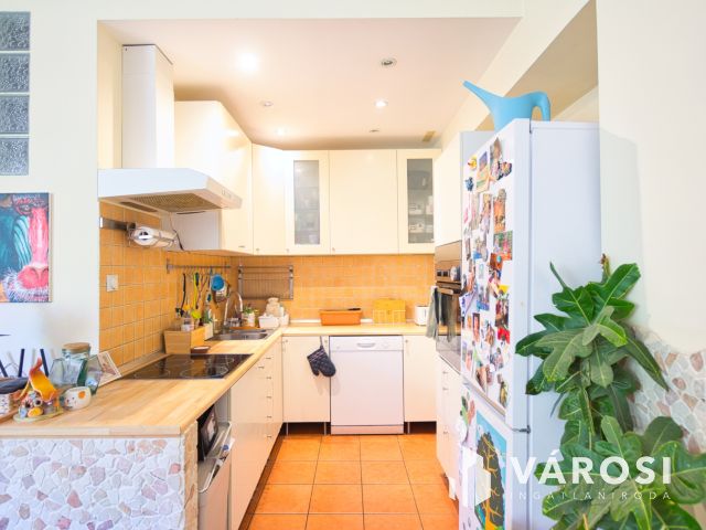 Remek elosztású, 70 m2-es tégla lakás eladó