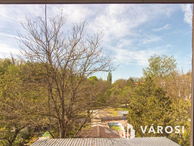 Napelem, medence, 3 garázs – ritka lehetőség Annavölgyön