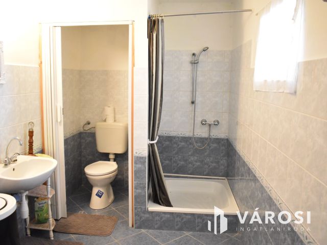 4 szobás családi ház az élővízcsatorna partján!