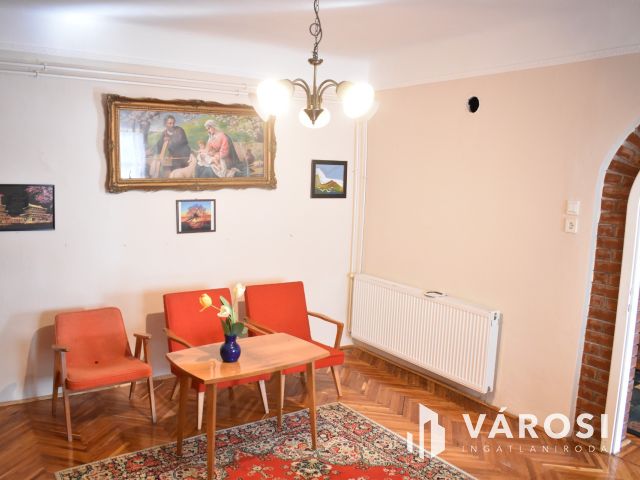 4 szobás családi ház az élővízcsatorna partján!