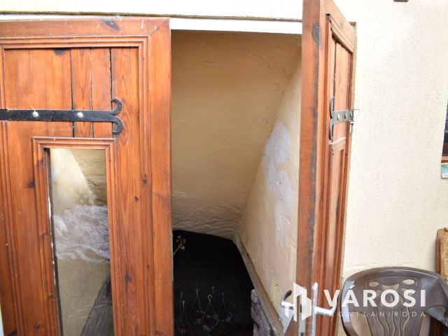 4 szobás családi ház az élővízcsatorna partján!