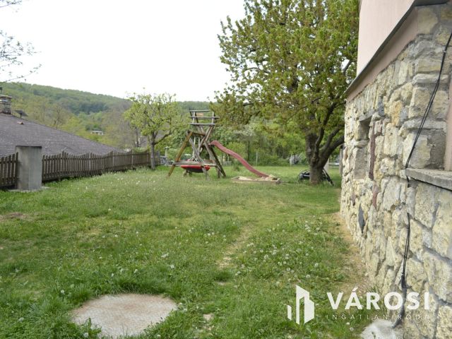 Erdei környezetben Balatonfüredi ház kiadó!