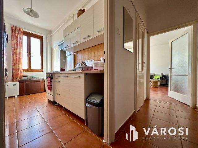 Szerpentin úton 1. emeleti, erkélyes lakás eladó!