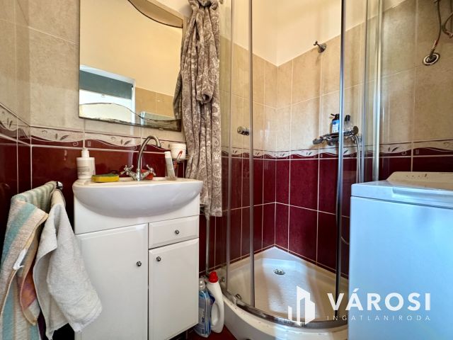 Szerpentin úton 1. emeleti, erkélyes lakás eladó!