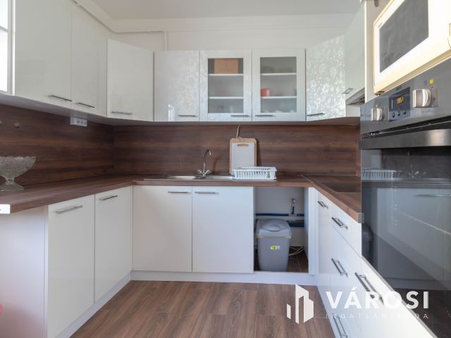 3 szobás, felújított, berendezett, gépesített lakás Csepelen