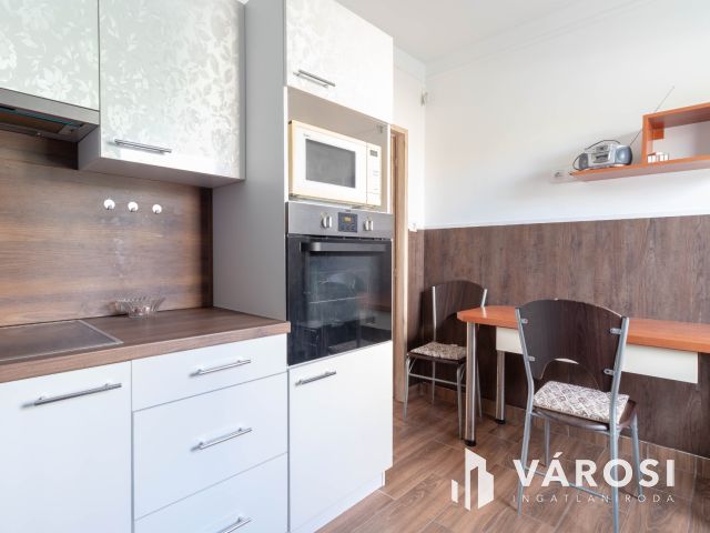 3 szobás, felújított, berendezett, gépesített lakás Csepelen