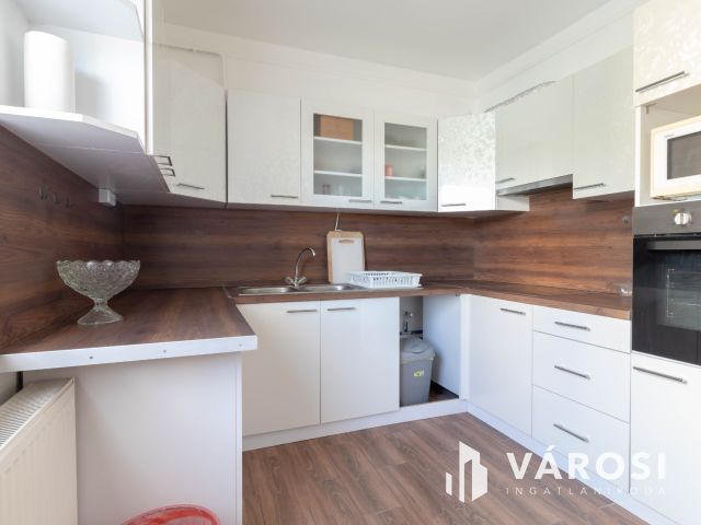 3 szobás, felújított, berendezett, gépesített lakás Csepelen