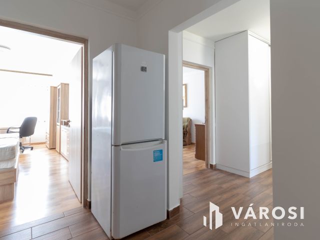 3 szobás, felújított, berendezett, gépesített lakás Csepelen