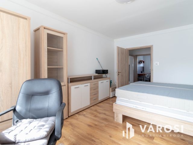 3 szobás, felújított, berendezett, gépesített lakás Csepelen