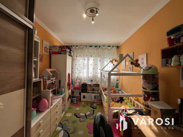 Debrecen Kertkapcsolatos Földszinti Lakás