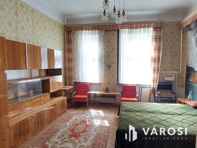 Debrecen belvárosi polgári házrész eladó