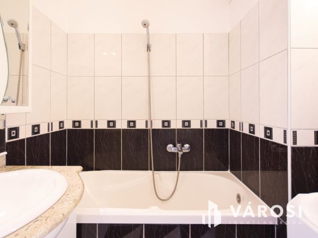 60 m2-es, belvárosi, szép állapotú albérlet kiadó