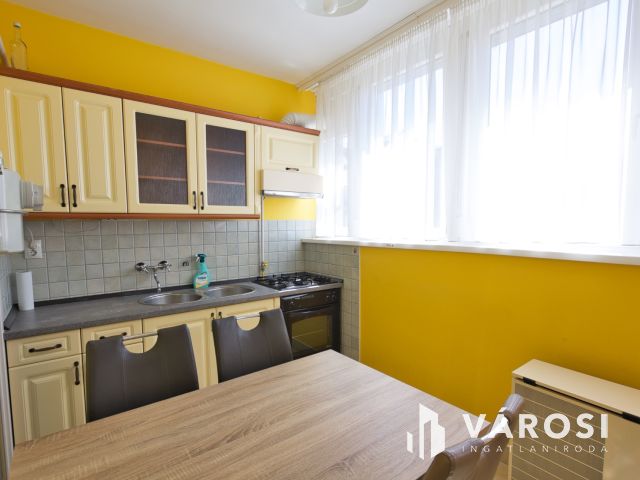 60 m2-es, belvárosi, szép állapotú albérlet kiadó