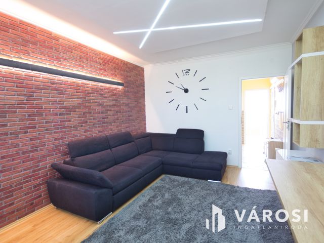 60 m2-es, belvárosi, szép állapotú albérlet kiadó
