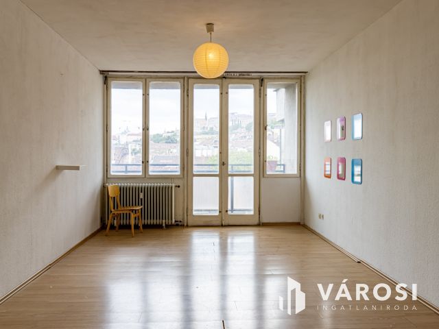 Retró lakás, előkelő helyen, Budai várra panorámával