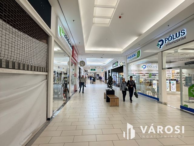 36 m² + 22 m² galériás üzlethelyiség kiadó a Pólusban