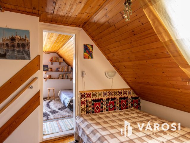 Körpanorámás nyaraló Balatonfüreden, a Tamáshegyen
