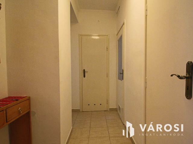Penza lakótelepen földszinti, 52 m2 tégla lakás kiadó.