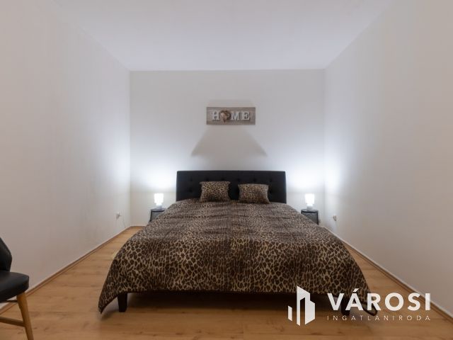 Siófok központjában a Szűcs utcában kiadó tégla lakás