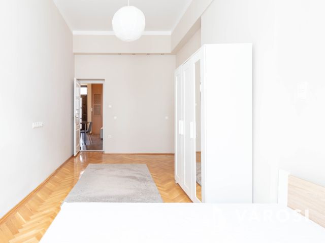 51 m2-es bútorozott lakás csendes házban, a Nyugati mellett
