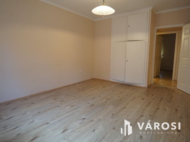 Kiadó földszinti lakás a Corvinba