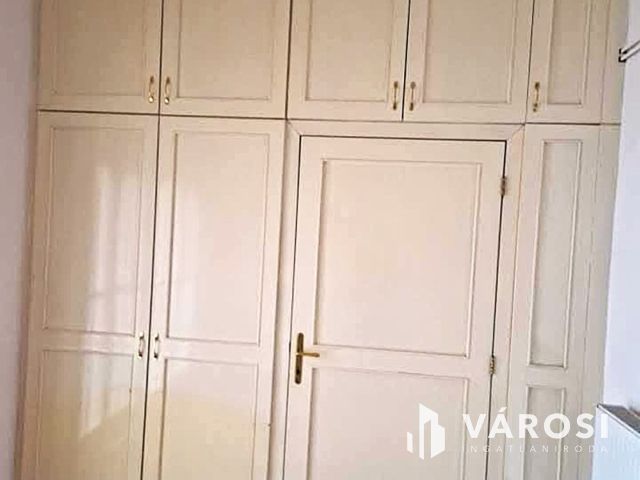Időtlen elegancia a Stefánia úton –  polgári luxuslakás