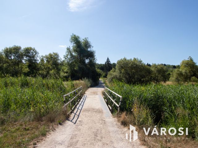 Miskolctapolcánál, patakparton eladó 1500m² telek