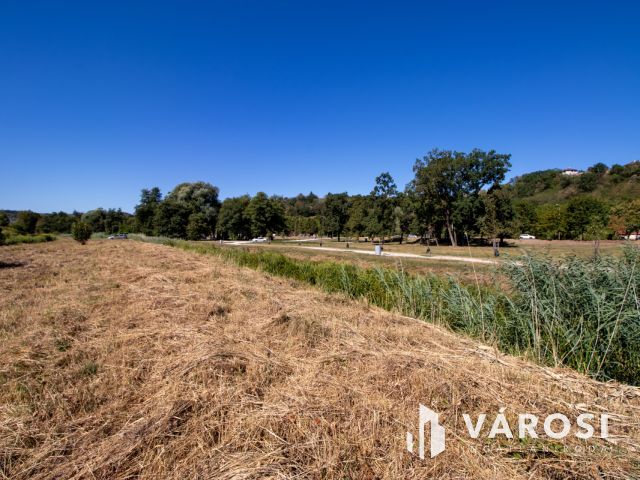 Miskolctapolcánál, patakparton eladó 1500m² telek