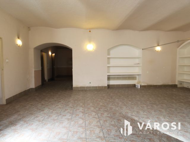 Eladó raktárhelyiség Budapest szívében