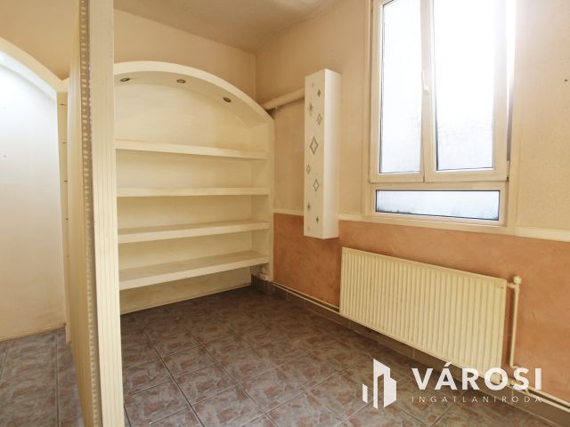 Eladó raktárhelyiség Budapest szívében