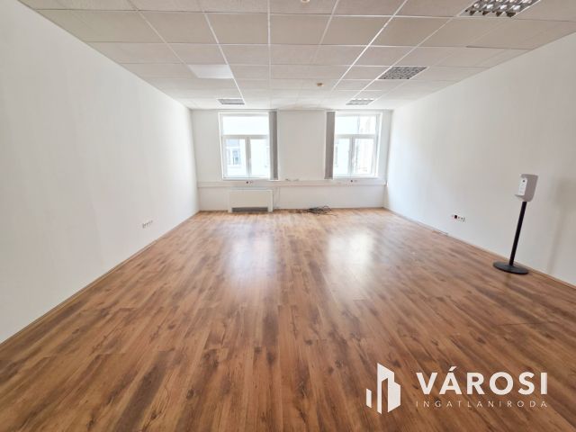 Kiadó Iroda a Újpest központjában -2