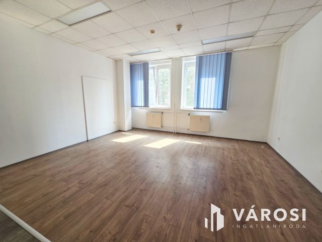 Kiadó Iroda a Újpest központjában -2