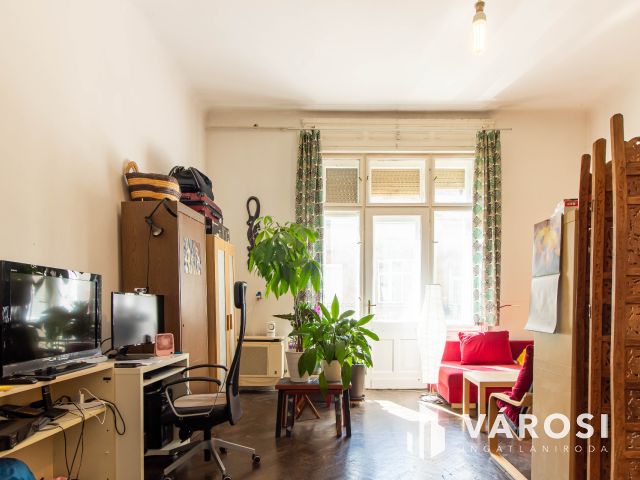 XI.Ker. szívében 93 m²-es, alakítható lakás, kiváló lokáció