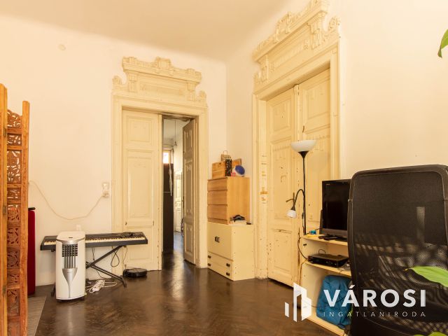 XI.Ker. szívében 93 m²-es, alakítható lakás, kiváló lokáció