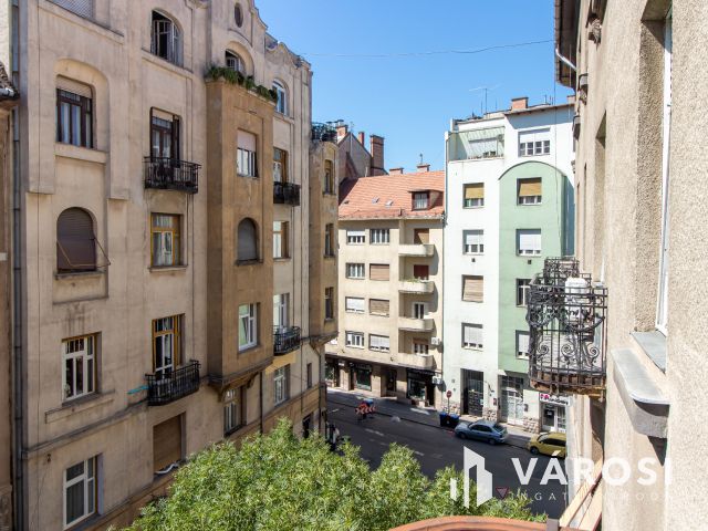 XI.Ker. szívében 93 m²-es, alakítható lakás, kiváló lokáció