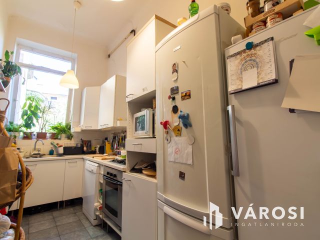 XI.Ker. szívében 93 m²-es, alakítható lakás, kiváló lokáció