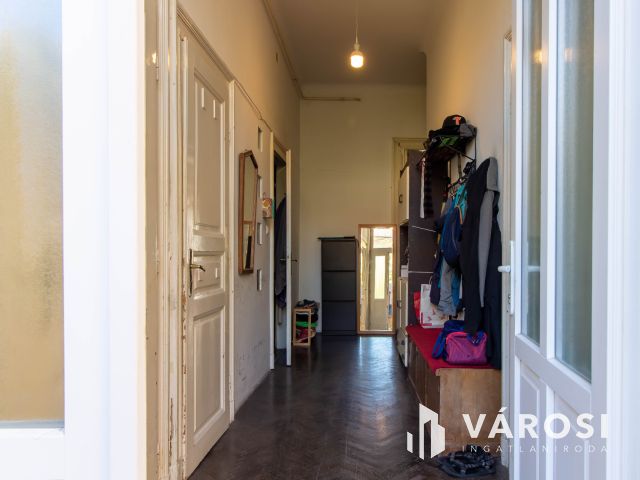 XI.Ker. szívében 93 m²-es, alakítható lakás, kiváló lokáció