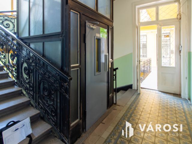 XI.Ker. szívében 93 m²-es, alakítható lakás, kiváló lokáció