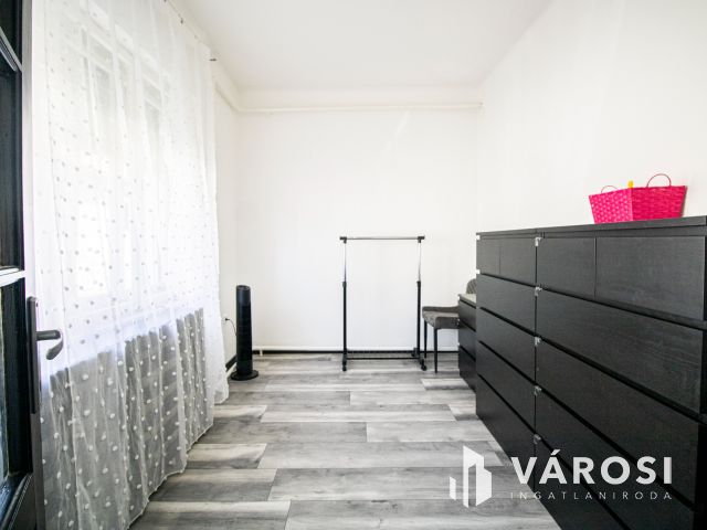 Fiatalos, tégla családi ház Jaminában