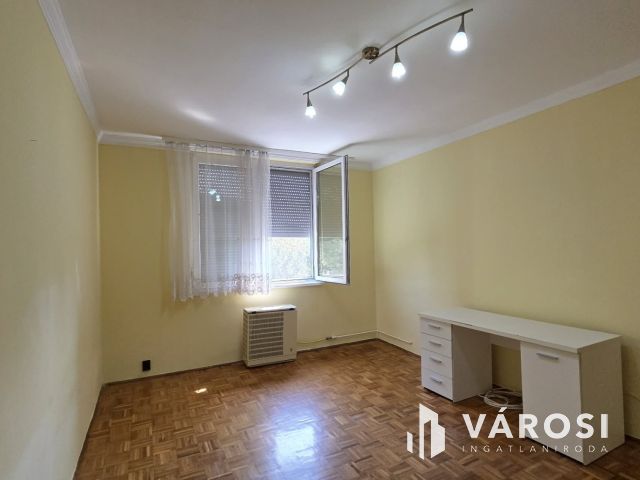 Belvárosi lakás-jó közlekedéssel-jó áron-Debrecen