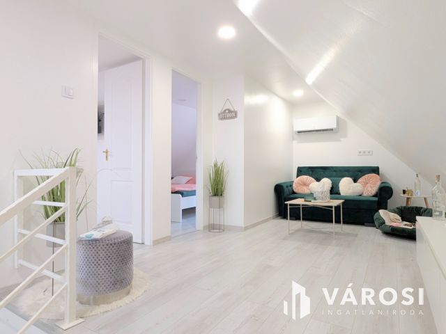 Felújított vízparti nyaraló sok-sok extrával!