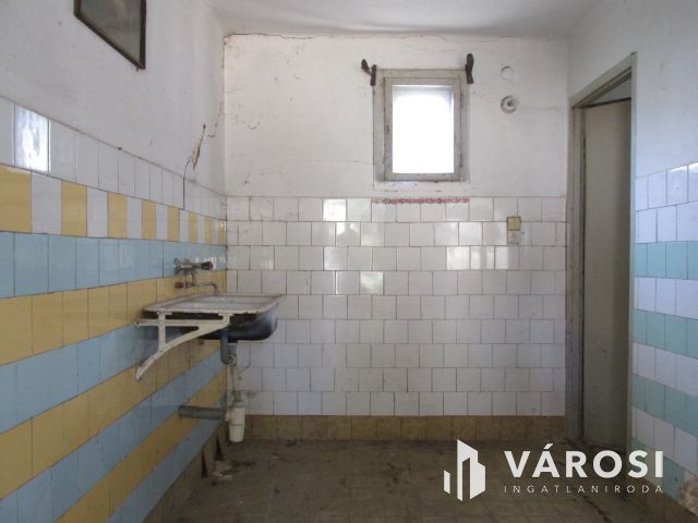 Eladó családi ház Érsekvadkerten!