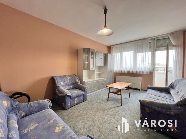 Belvárosi panoráma a Petőfi téren