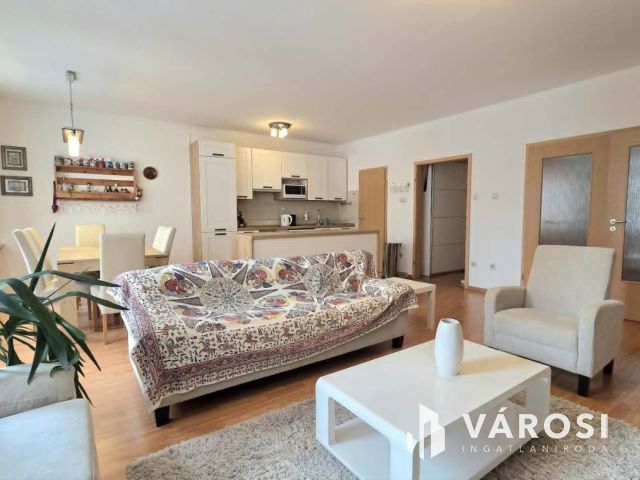Belvárosi, toplistás helyen 3 szobás lakás-Debrecen