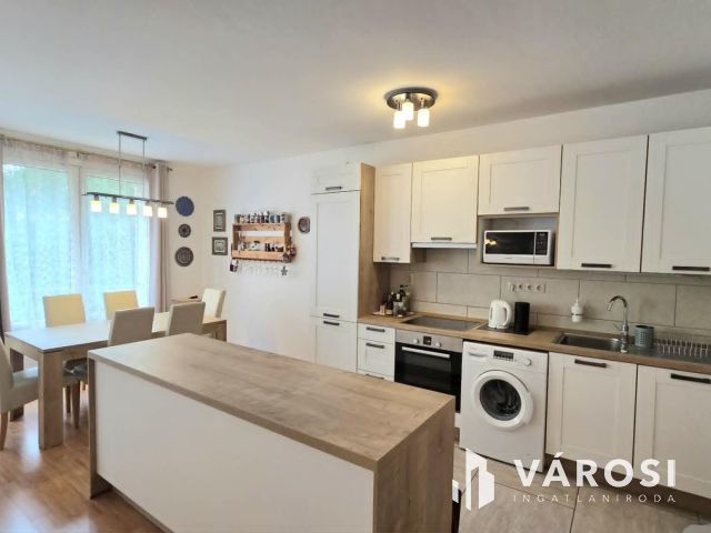 Belvárosi, toplistás helyen 3 szobás lakás-Debrecen