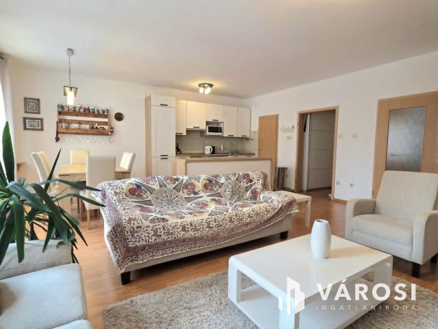 Belvárosi, toplistás helyen 3 szobás lakás-Debrecen