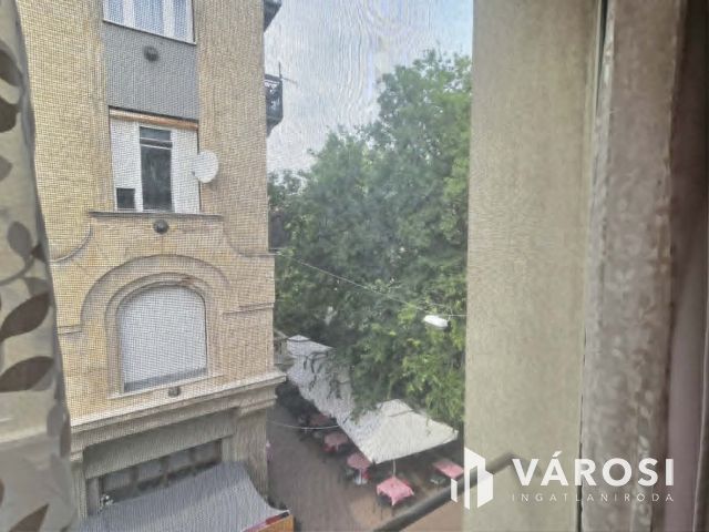 Belvárosban, toplistás helyen eladó lakás-Debrecenben