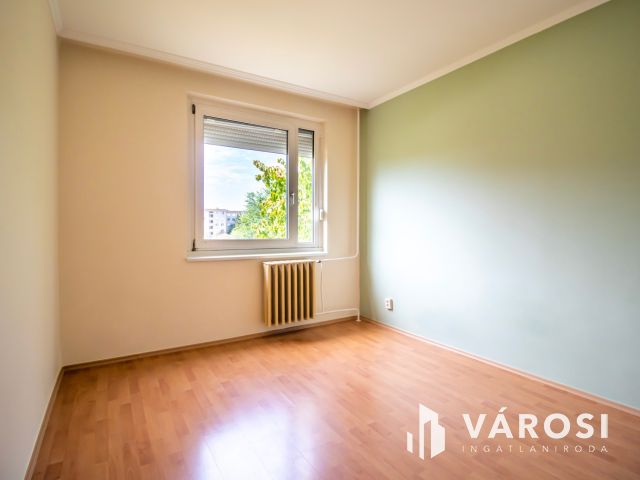 Ritka, 4 szobás lakás, a palotavárosi tavak közelében