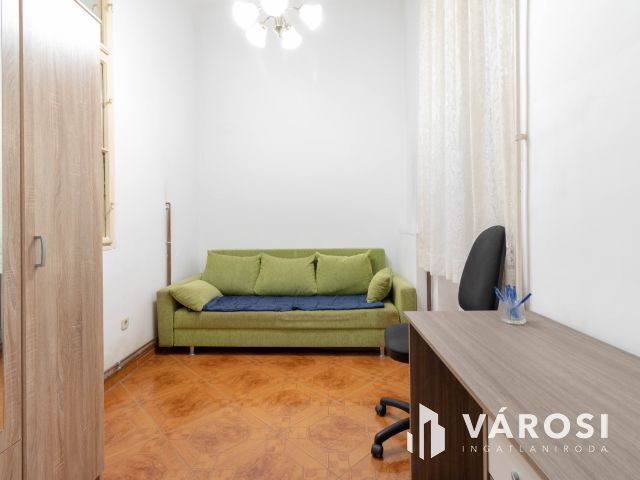 Horváth Mihály térnél 70 m2-es, 3 szobás, berendezett lakás