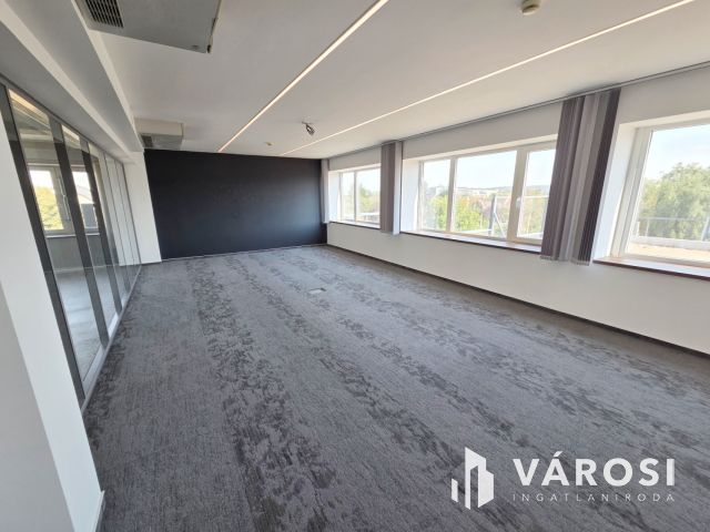 Kiadó modern, nagy méretű iroda Budaörsön! - 2